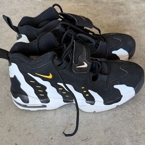 Men’s Nike Deion Sanders Turf Shoes 10.5